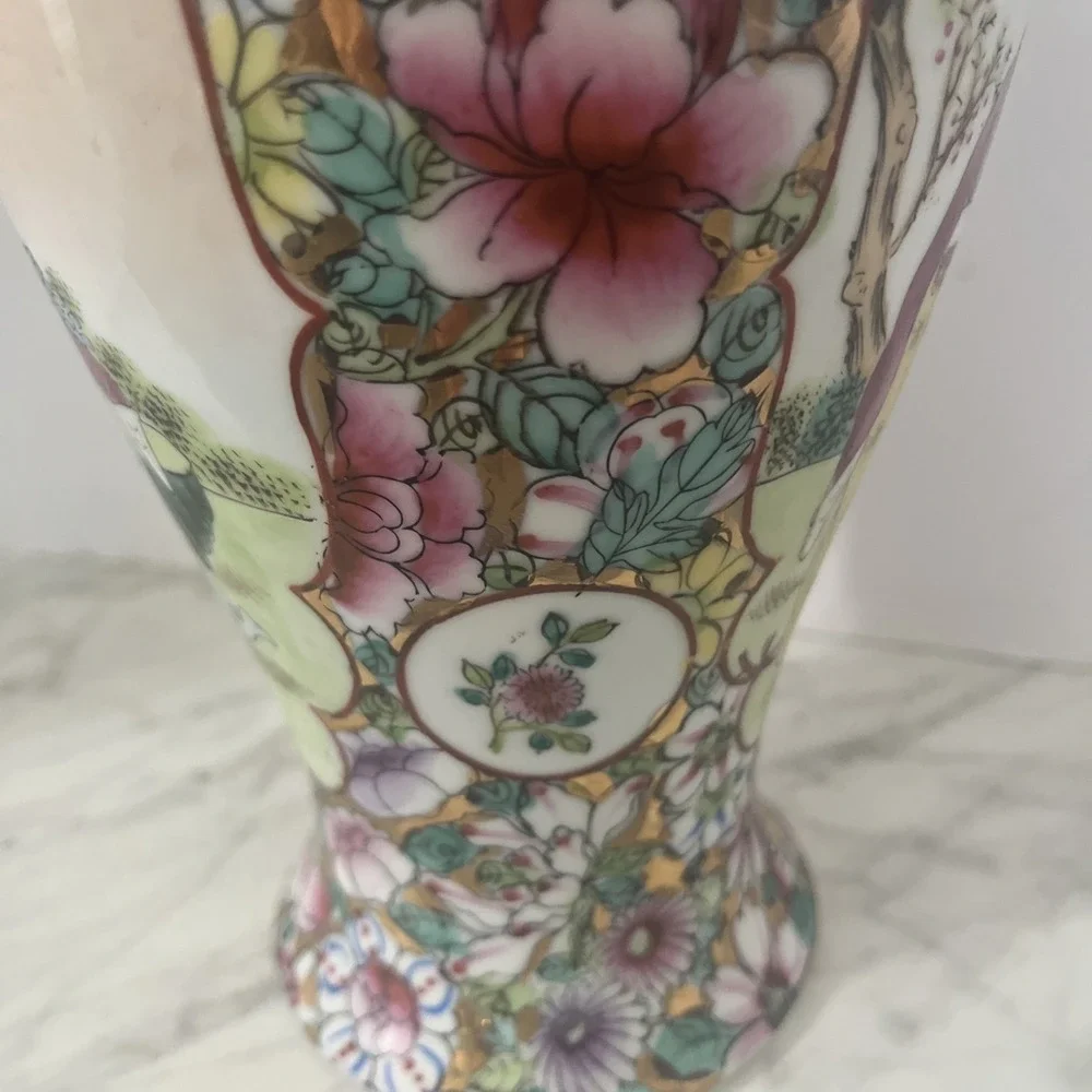 Vintage Asian Porcelain Vase‎ Floral Scene Figures Gold Trim Large